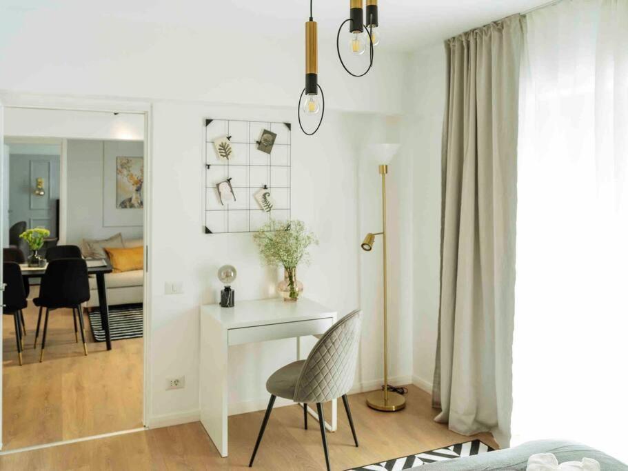 Bright 2Br Apartment - Top Location - City Balcony Bucarest Exterior foto