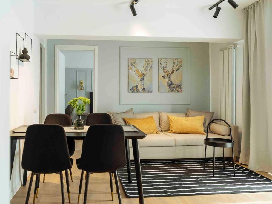 Bright 2Br Apartment - Top Location - City Balcony Bucarest Exterior foto