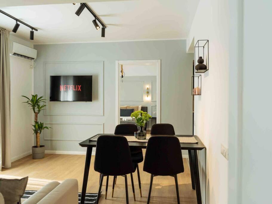 Bright 2Br Apartment - Top Location - City Balcony Bucarest Exterior foto