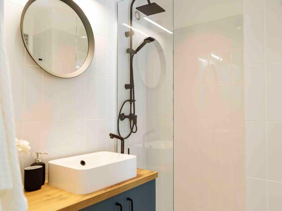 Bright 2Br Apartment - Top Location - City Balcony Bucarest Exterior foto